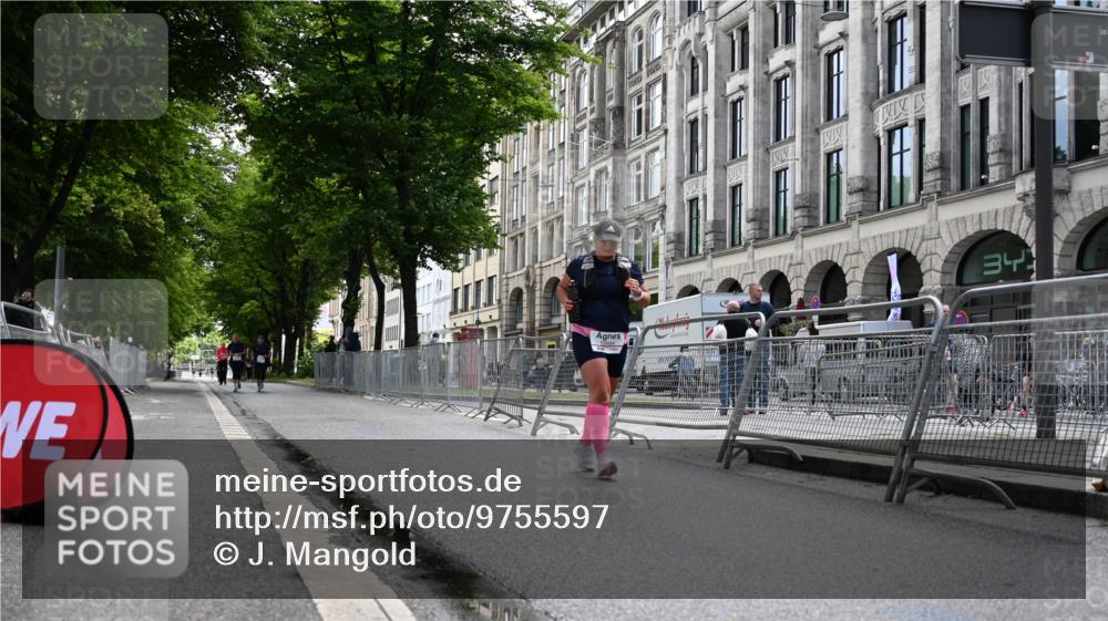 14.06.2026 - REWE Women's Run J. Mangold http://msf.ph/oto/9755597 14.06.2026 10:18:07 Ziel 10684, 10864 meine-sportfotos.de