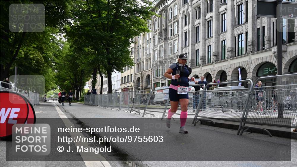 14.06.2026 - REWE Women's Run J. Mangold http://msf.ph/oto/9755603 14.06.2026 10:18:07 Ziel 10684, 10864 meine-sportfotos.de