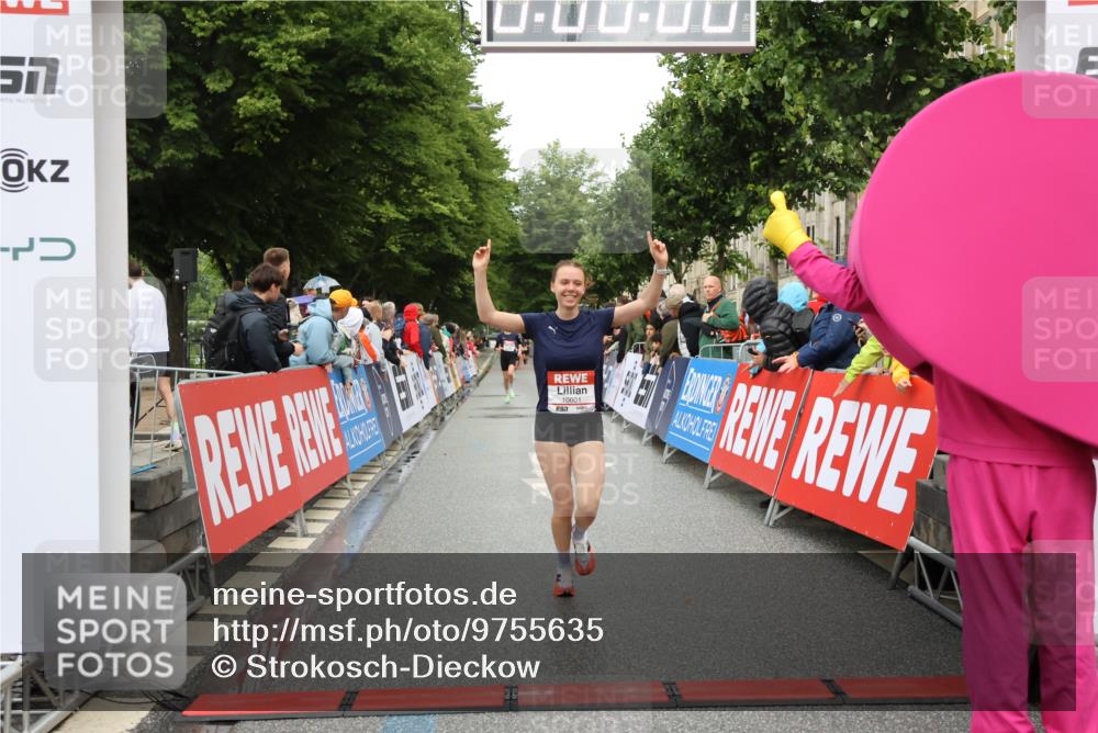 14.06.2026 - REWE Women's Run Strokosch-Dieckow http://msf.ph/oto/9755635 14.06.2026 09:47:15 Ziel 10430, 10601 meine-sportfotos.de