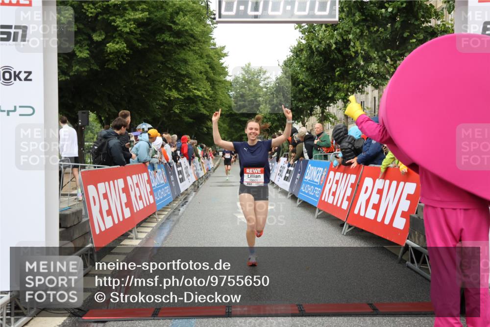 14.06.2026 - REWE Women's Run Strokosch-Dieckow http://msf.ph/oto/9755650 14.06.2026 09:47:15 Ziel 10430, 10601 meine-sportfotos.de