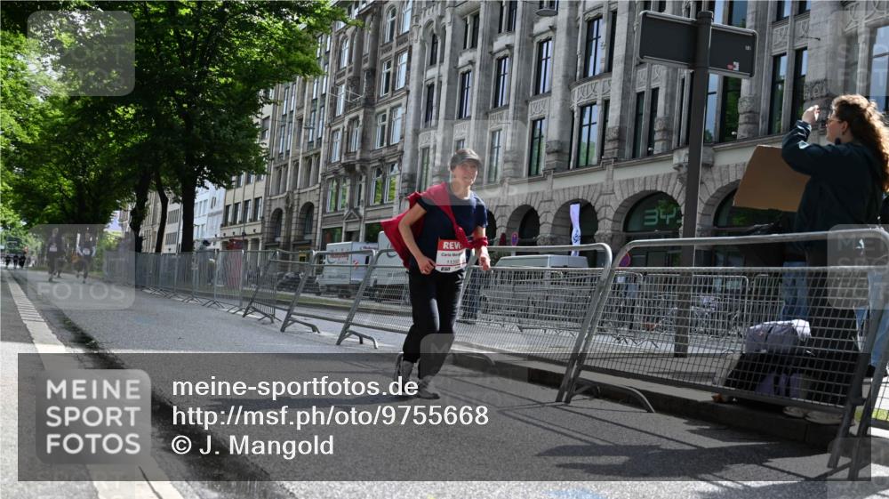 14.06.2026 - REWE Women's Run J. Mangold http://msf.ph/oto/9755668 14.06.2026 10:18:39 Ziel 11392 meine-sportfotos.de