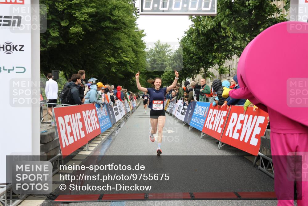 14.06.2026 - REWE Women's Run Strokosch-Dieckow http://msf.ph/oto/9755675 14.06.2026 09:47:15 Ziel 10430, 10601 meine-sportfotos.de