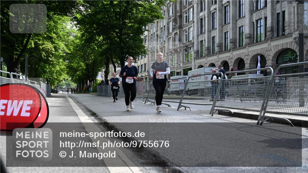 14.06.2026 - REWE Women's Run J. Mangold http://msf.ph/oto/9755676 14.06.2026 10:18:48 Ziel 10354, 11094, 11466 meine-sportfotos.de