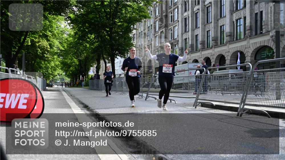 14.06.2026 - REWE Women's Run J. Mangold http://msf.ph/oto/9755685 14.06.2026 10:18:49 Ziel 10354, 11094, 11466 meine-sportfotos.de