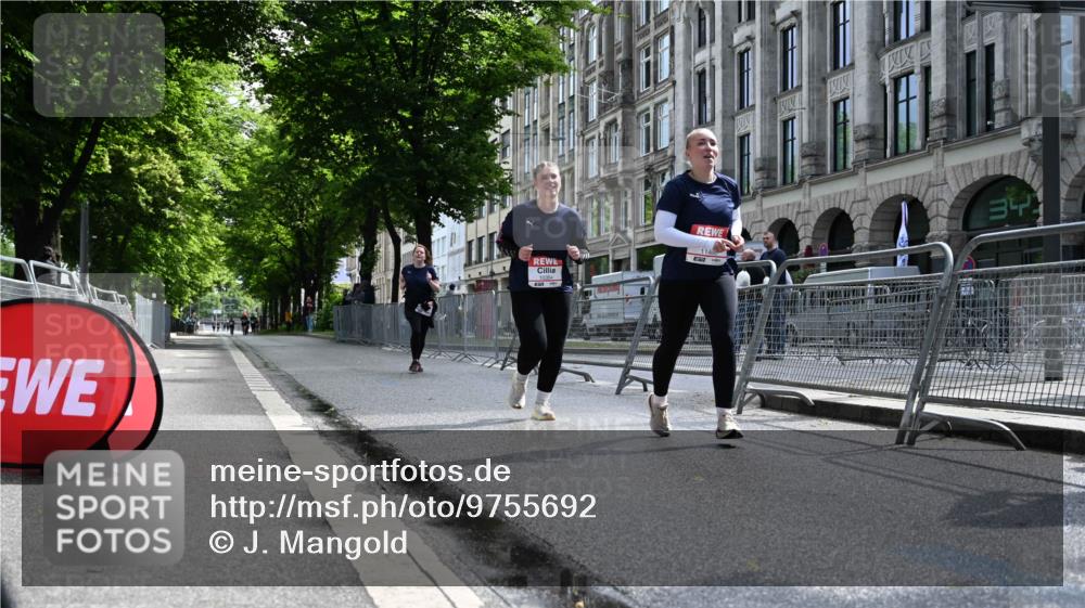 14.06.2026 - REWE Women's Run J. Mangold http://msf.ph/oto/9755692 14.06.2026 10:18:49 Ziel 10354, 11094, 11466 meine-sportfotos.de