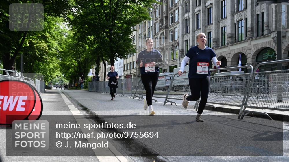 14.06.2026 - REWE Women's Run J. Mangold http://msf.ph/oto/9755694 14.06.2026 10:18:50 Ziel 10354, 11094, 11466 meine-sportfotos.de