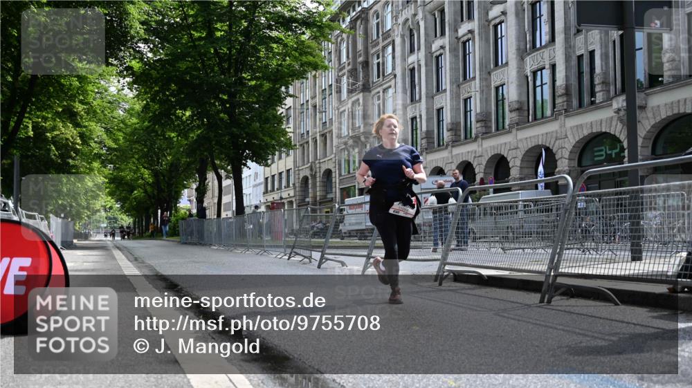14.06.2026 - REWE Women's Run J. Mangold http://msf.ph/oto/9755708 14.06.2026 10:18:53 Ziel 10354, 11094, 11466 meine-sportfotos.de