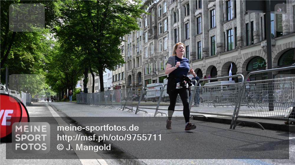 14.06.2026 - REWE Women's Run J. Mangold http://msf.ph/oto/9755711 14.06.2026 10:18:53 Ziel 10354, 11094, 11466 meine-sportfotos.de