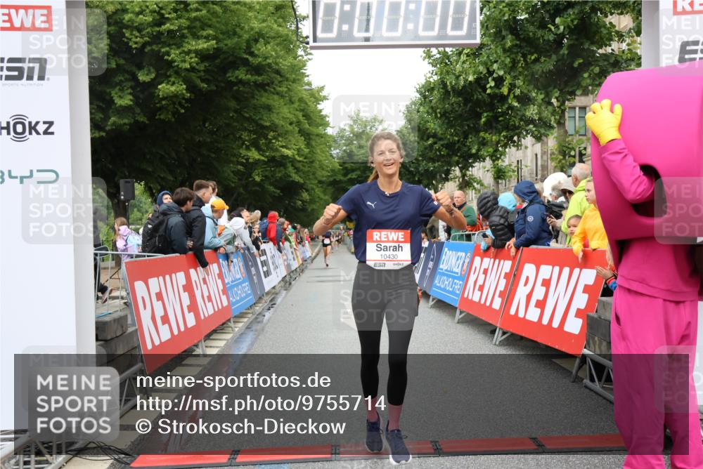 14.06.2026 - REWE Women's Run Strokosch-Dieckow http://msf.ph/oto/9755714 14.06.2026 09:47:08 Ziel 10430, 11492 meine-sportfotos.de