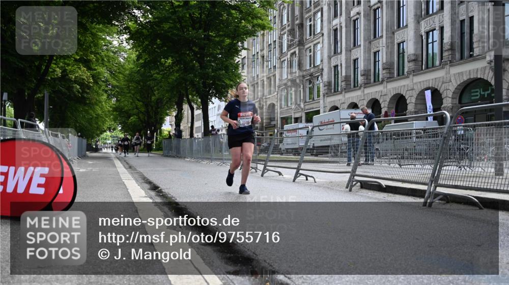 14.06.2026 - REWE Women's Run J. Mangold http://msf.ph/oto/9755716 14.06.2026 10:19:23 Ziel 11394 meine-sportfotos.de