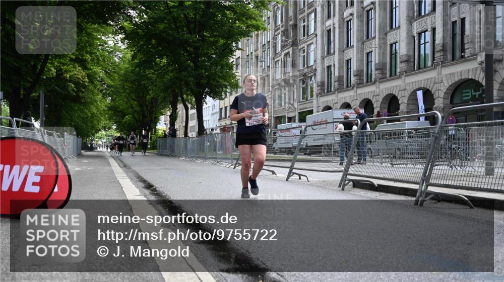 14.06.2026 - REWE Women's Run J. Mangold http://msf.ph/oto/9755722 14.06.2026 10:19:24 Ziel 11394 meine-sportfotos.de