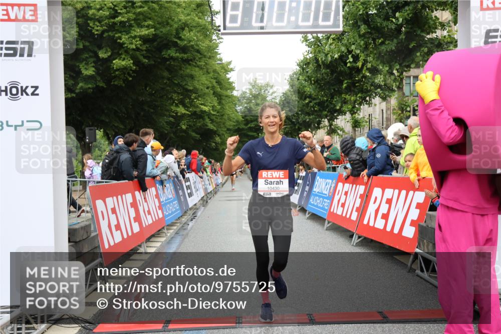 14.06.2026 - REWE Women's Run Strokosch-Dieckow http://msf.ph/oto/9755725 14.06.2026 09:47:08 Ziel 10430, 11492 meine-sportfotos.de