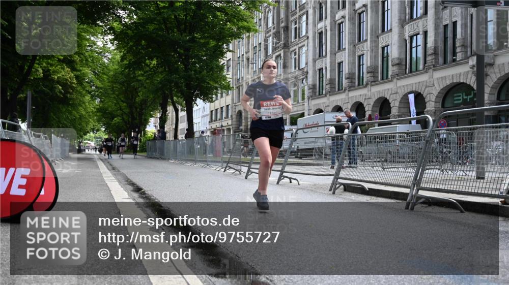 14.06.2026 - REWE Women's Run J. Mangold http://msf.ph/oto/9755727 14.06.2026 10:19:24 Ziel 11394 meine-sportfotos.de