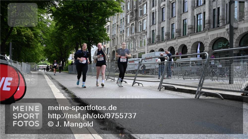 14.06.2026 - REWE Women's Run J. Mangold http://msf.ph/oto/9755737 14.06.2026 10:19:36 Ziel 10517, 10592, 11024 meine-sportfotos.de