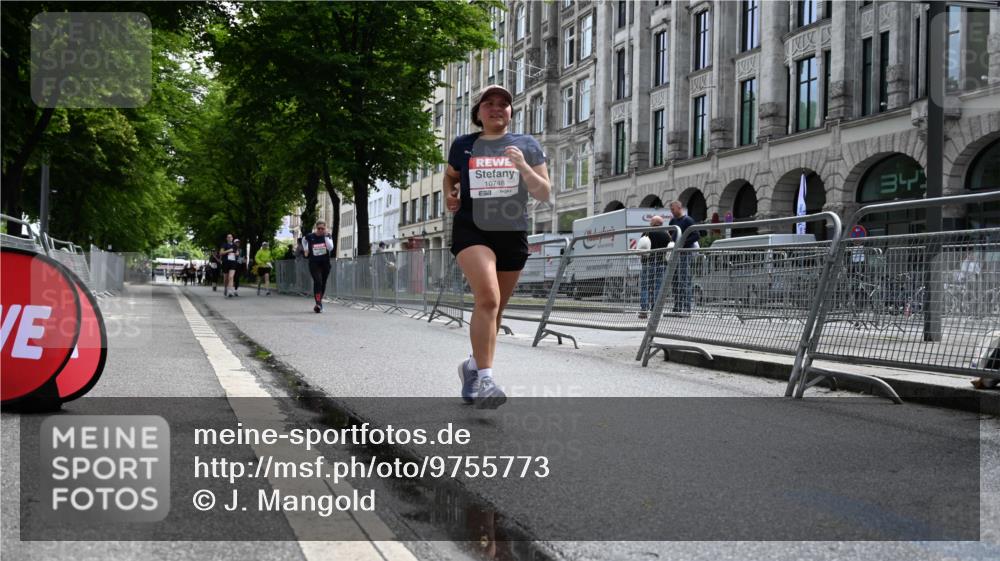 14.06.2026 - REWE Women's Run J. Mangold http://msf.ph/oto/9755773 14.06.2026 10:19:48 Ziel 10748 meine-sportfotos.de