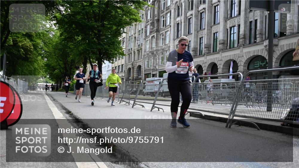 14.06.2026 - REWE Women's Run J. Mangold http://msf.ph/oto/9755791 14.06.2026 10:19:55 Ziel 11028, 11215, 11216, 11424 meine-sportfotos.de