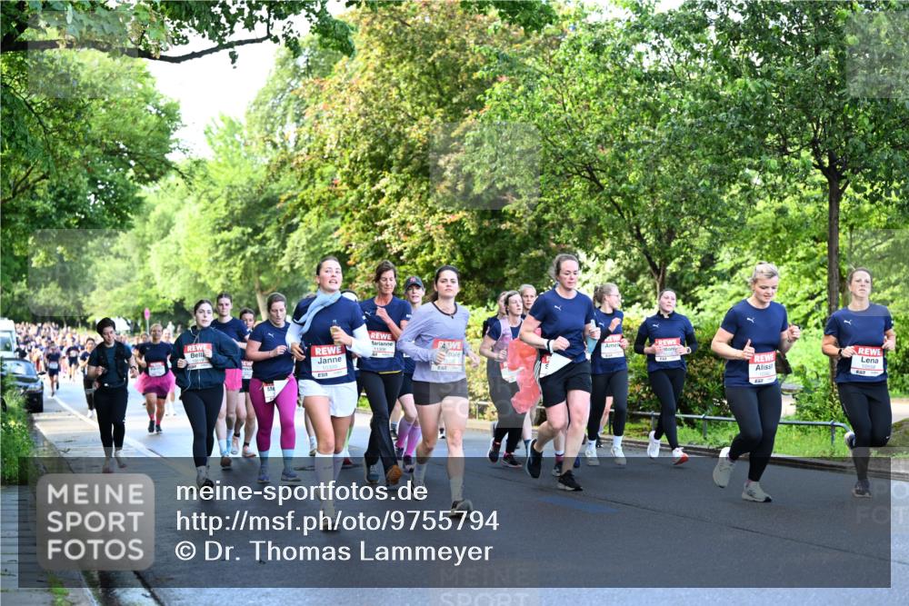 14.06.2026 - REWE Women's Run Dr. Thomas Lammeyer http://msf.ph/oto/9755794 14.06.2026 09:19:23 Laufen 10320, 57, 11308, 10558 meine-sportfotos.de