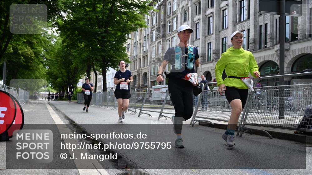 14.06.2026 - REWE Women's Run J. Mangold http://msf.ph/oto/9755795 14.06.2026 10:19:58 Ziel 10446, 11028, 11215, 11216, 11424 meine-sportfotos.de