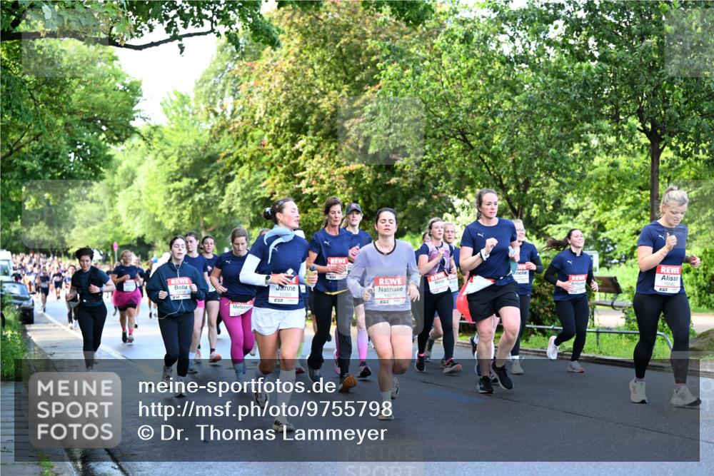14.06.2026 - REWE Women's Run Dr. Thomas Lammeyer http://msf.ph/oto/9755798 14.06.2026 09:19:23 Laufen 657, 11075, 7 meine-sportfotos.de