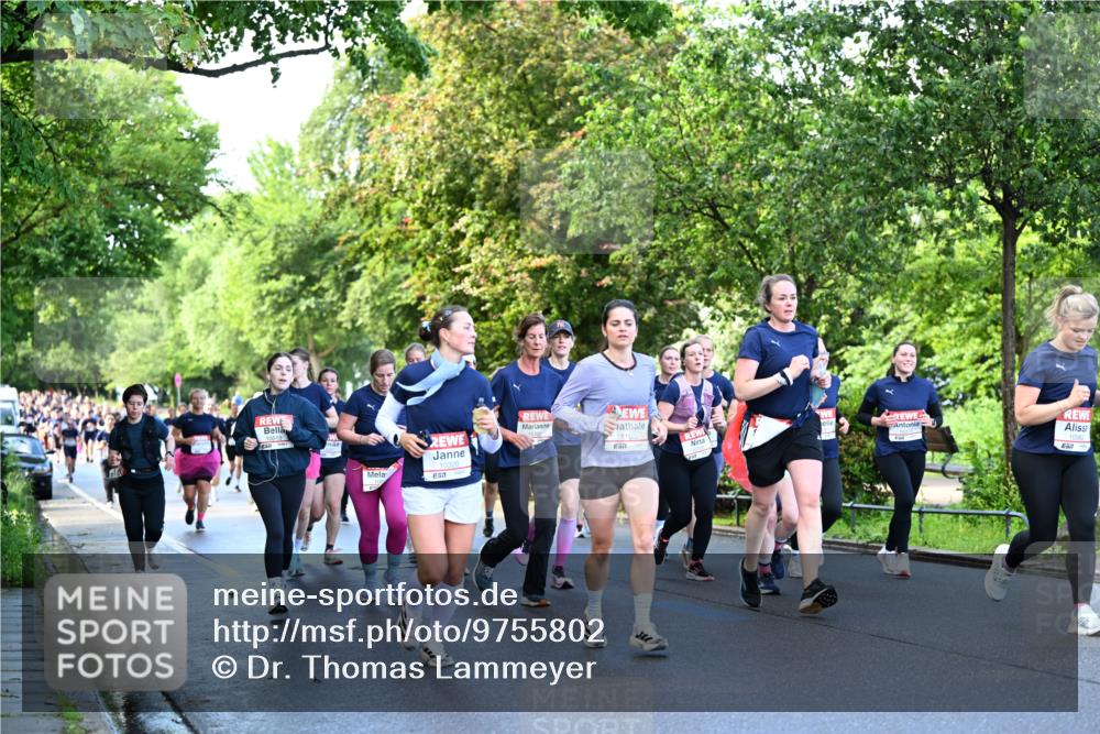 14.06.2026 - REWE Women's Run Dr. Thomas Lammeyer http://msf.ph/oto/9755802 14.06.2026 09:19:23 Laufen 10519, 11308, 11075, 10982, 7 meine-sportfotos.de