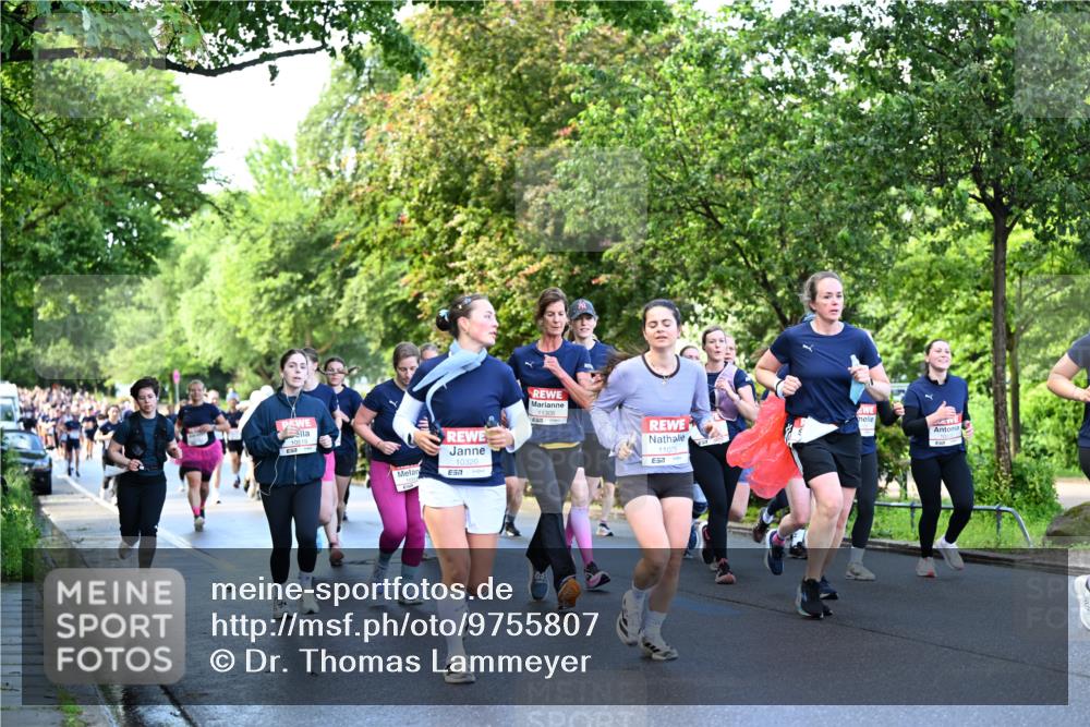14.06.2026 - REWE Women's Run Dr. Thomas Lammeyer http://msf.ph/oto/9755807 14.06.2026 09:19:24 Laufen 10320, 57, 11308, 11075 meine-sportfotos.de