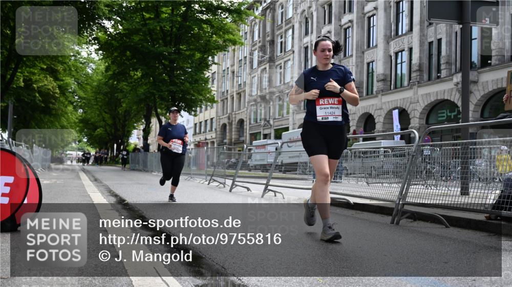 14.06.2026 - REWE Women's Run J. Mangold http://msf.ph/oto/9755816 14.06.2026 10:20:00 Ziel 10446, 11028, 11215, 11216, 11424 meine-sportfotos.de