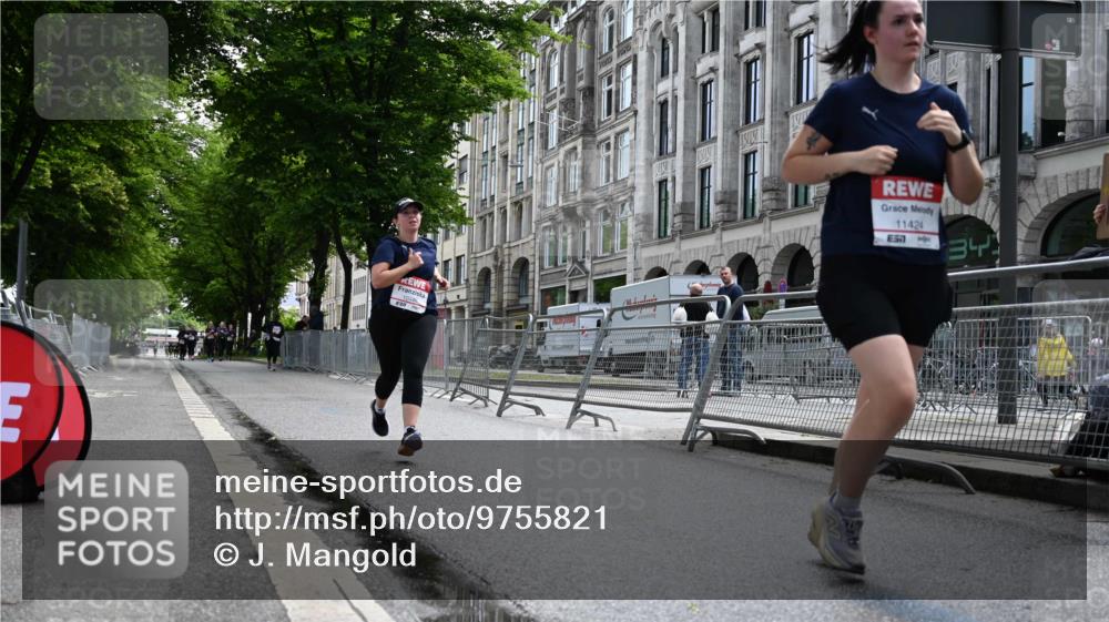 14.06.2026 - REWE Women's Run J. Mangold http://msf.ph/oto/9755821 14.06.2026 10:20:01 Ziel 10446, 11215, 11216, 11424 meine-sportfotos.de
