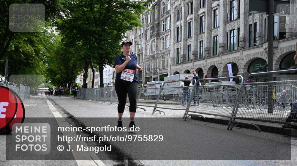 14.06.2026 - REWE Women's Run J. Mangold http://msf.ph/oto/9755829 14.06.2026 10:20:02 Ziel 10446, 11215, 11216, 11424 meine-sportfotos.de