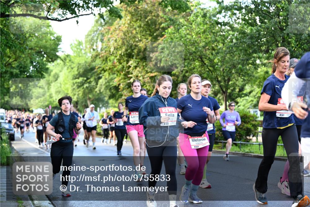 14.06.2026 - REWE Women's Run Dr. Thomas Lammeyer http://msf.ph/oto/9755833 14.06.2026 09:19:26 Laufen 519, 90, 10076, 11300 meine-sportfotos.de