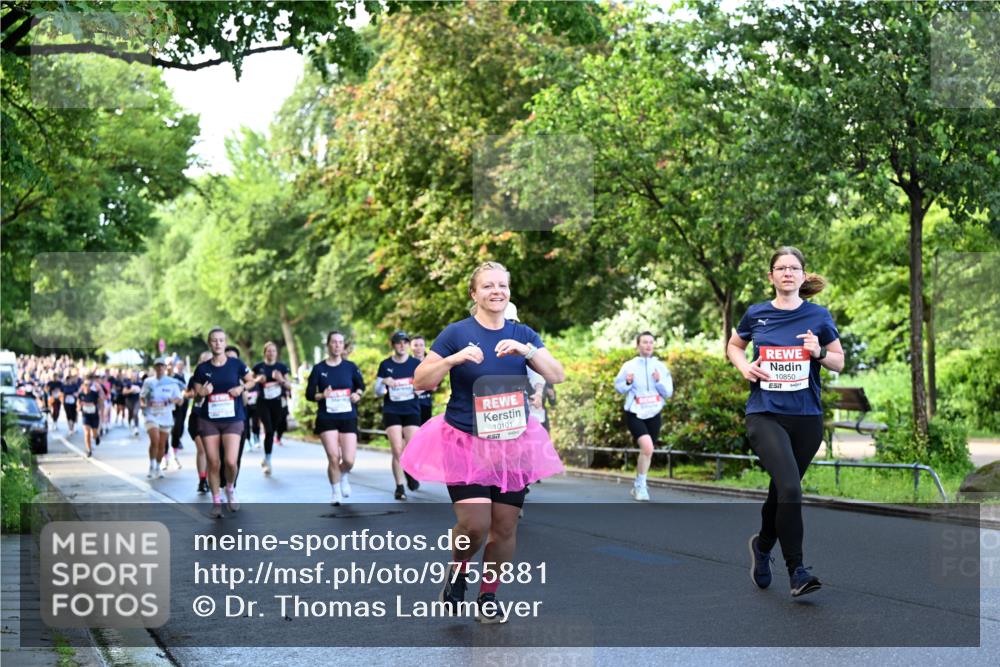 14.06.2026 - REWE Women's Run Dr. Thomas Lammeyer http://msf.ph/oto/9755881 14.06.2026 09:19:29 Laufen 10101, 651, 10850, 7 meine-sportfotos.de