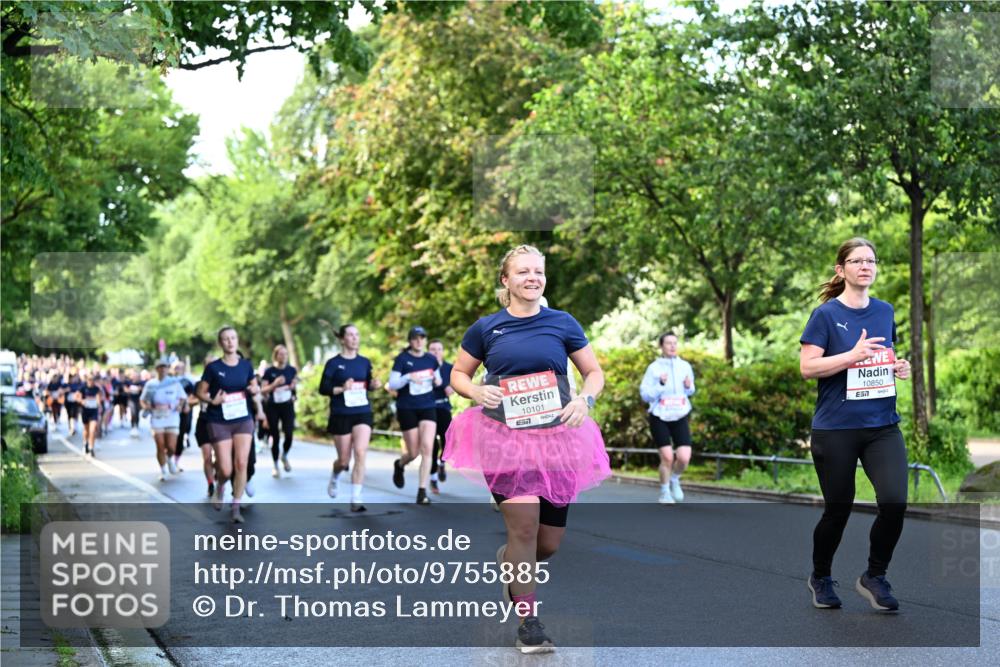14.06.2026 - REWE Women's Run Dr. Thomas Lammeyer http://msf.ph/oto/9755885 14.06.2026 09:19:29 Laufen 10101, 7, 10850, 57 meine-sportfotos.de
