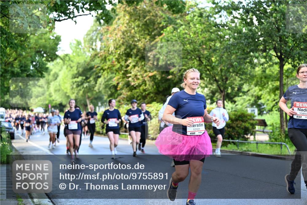 14.06.2026 - REWE Women's Run Dr. Thomas Lammeyer http://msf.ph/oto/9755891 14.06.2026 09:19:30 Laufen 10101, 10850, 7 meine-sportfotos.de