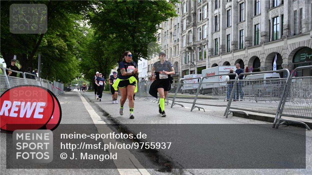 14.06.2026 - REWE Women's Run J. Mangold http://msf.ph/oto/9755937 14.06.2026 10:21:04 Ziel 10520, 10714, 11249, 11256 meine-sportfotos.de