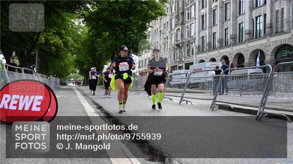 14.06.2026 - REWE Women's Run J. Mangold http://msf.ph/oto/9755939 14.06.2026 10:21:04 Ziel 10520, 10714, 11249, 11256 meine-sportfotos.de