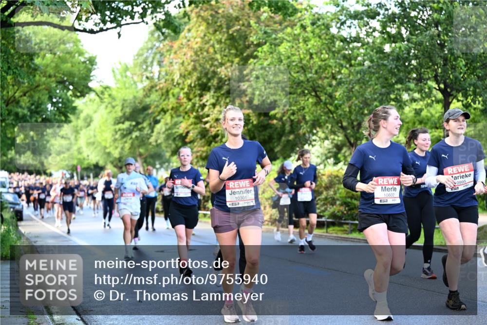 14.06.2026 - REWE Women's Run Dr. Thomas Lammeyer http://msf.ph/oto/9755940 14.06.2026 09:19:33 Laufen 10301, 57, 0995, 10602, 57 meine-sportfotos.de