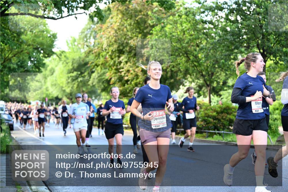 14.06.2026 - REWE Women's Run Dr. Thomas Lammeyer http://msf.ph/oto/9755945 14.06.2026 09:19:34 Laufen 10301, 1060, 657 meine-sportfotos.de