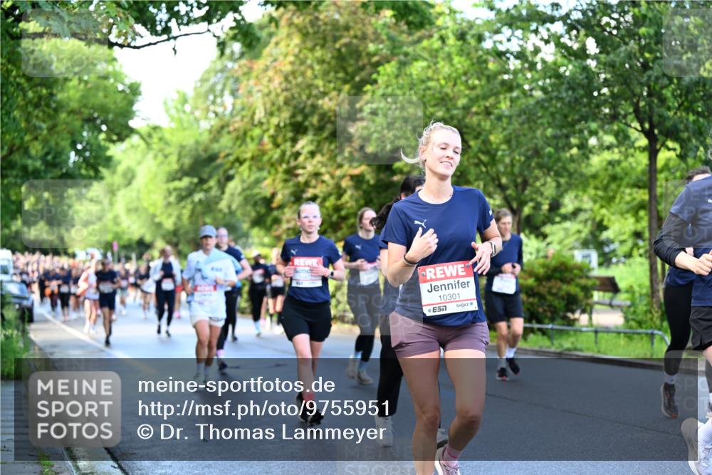 14.06.2026 - REWE Women's Run Dr. Thomas Lammeyer http://msf.ph/oto/9755951 14.06.2026 09:19:34 Laufen 10301, 57 meine-sportfotos.de