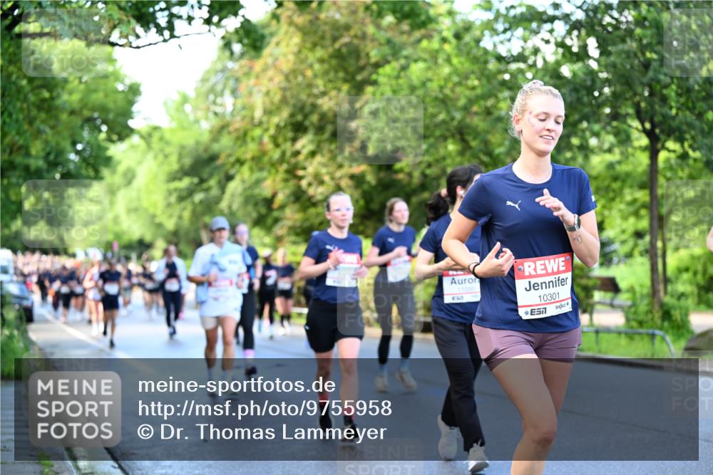 14.06.2026 - REWE Women's Run Dr. Thomas Lammeyer http://msf.ph/oto/9755958 14.06.2026 09:19:35 Laufen 10301, 7 meine-sportfotos.de