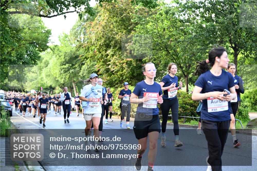 14.06.2026 - REWE Women's Run Dr. Thomas Lammeyer http://msf.ph/oto/9755969 14.06.2026 09:19:35 Laufen 10831, 11472, 10476, 57, 11095 meine-sportfotos.de