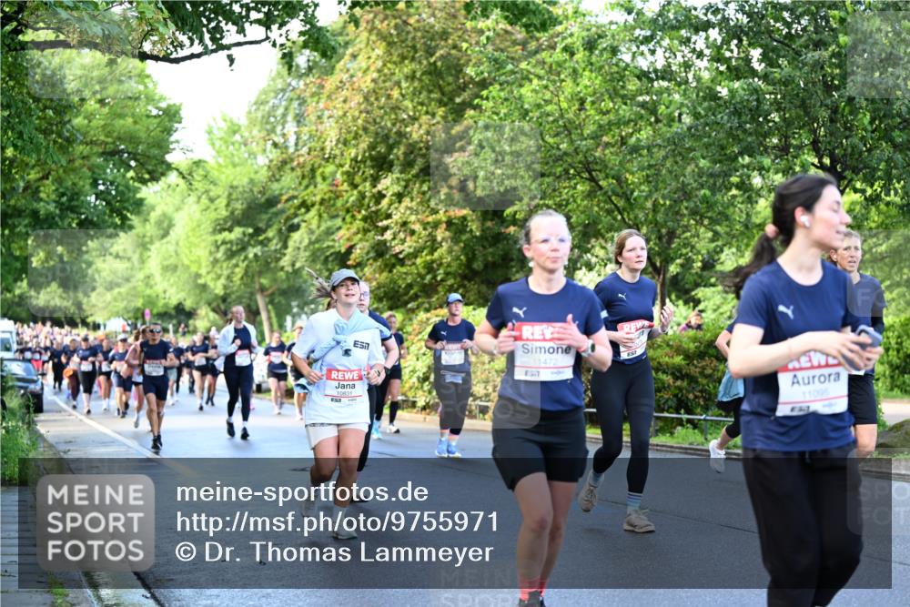 14.06.2026 - REWE Women's Run Dr. Thomas Lammeyer http://msf.ph/oto/9755971 14.06.2026 09:19:35 Laufen 10831, 11472, 8181, 11095 meine-sportfotos.de