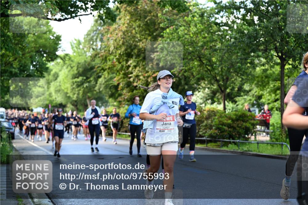 14.06.2026 - REWE Women's Run Dr. Thomas Lammeyer http://msf.ph/oto/9755993 14.06.2026 09:19:37 Laufen 10831, 7 meine-sportfotos.de