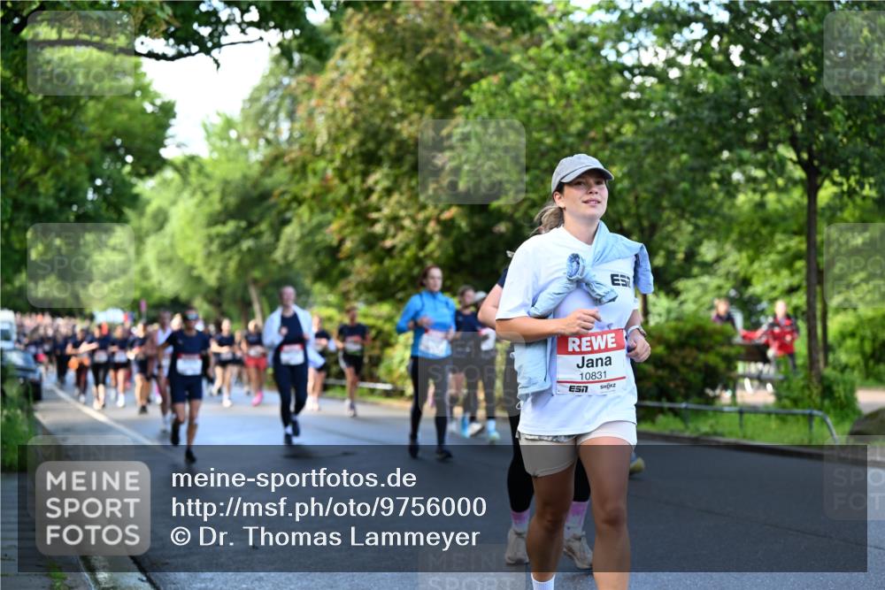 14.06.2026 - REWE Women's Run Dr. Thomas Lammeyer http://msf.ph/oto/9756000 14.06.2026 09:19:37 Laufen 10831 meine-sportfotos.de