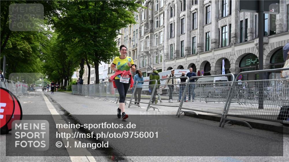 14.06.2026 - REWE Women's Run J. Mangold http://msf.ph/oto/9756001 14.06.2026 10:21:25 Ziel 10599 meine-sportfotos.de