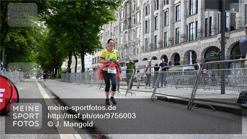 14.06.2026 - REWE Women's Run J. Mangold http://msf.ph/oto/9756003 14.06.2026 10:21:25 Ziel 10599 meine-sportfotos.de