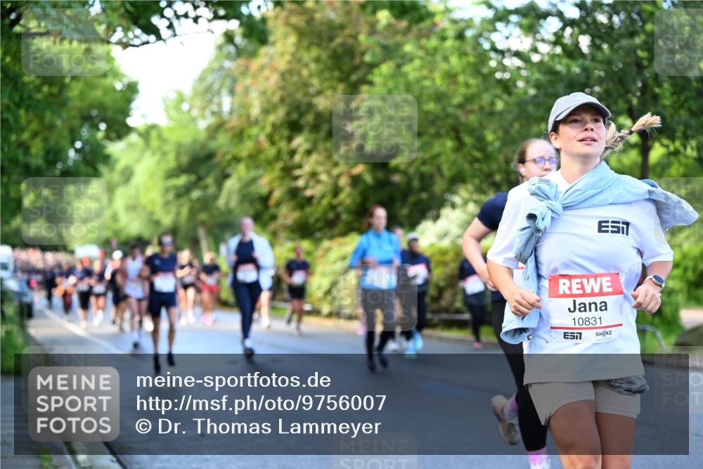 14.06.2026 - REWE Women's Run Dr. Thomas Lammeyer http://msf.ph/oto/9756007 14.06.2026 09:19:38 Laufen 10831, 7 meine-sportfotos.de