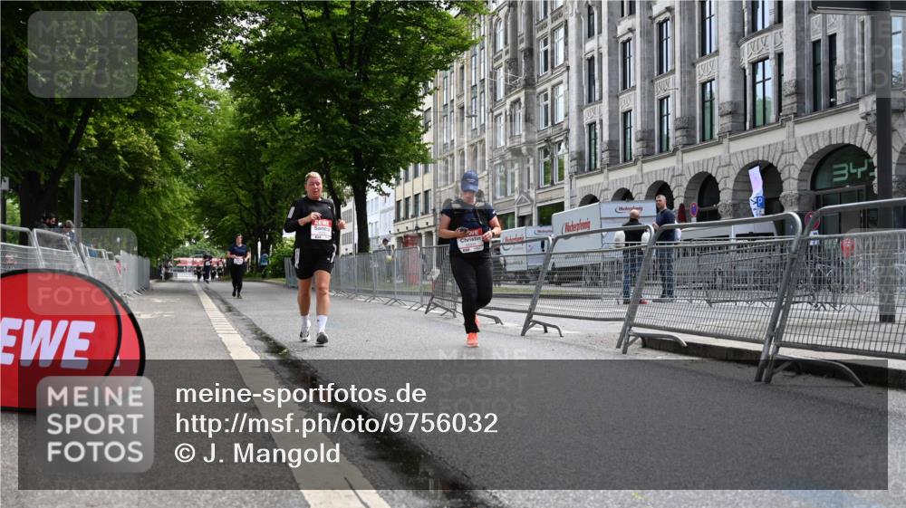 14.06.2026 - REWE Women's Run J. Mangold http://msf.ph/oto/9756032 14.06.2026 10:22:20 Ziel 10305, 10731, 11373 meine-sportfotos.de