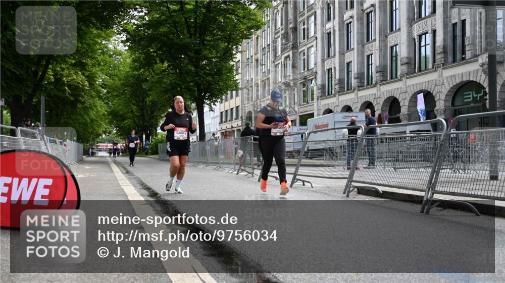 14.06.2026 - REWE Women's Run J. Mangold http://msf.ph/oto/9756034 14.06.2026 10:22:20 Ziel 10305, 10731, 11373 meine-sportfotos.de