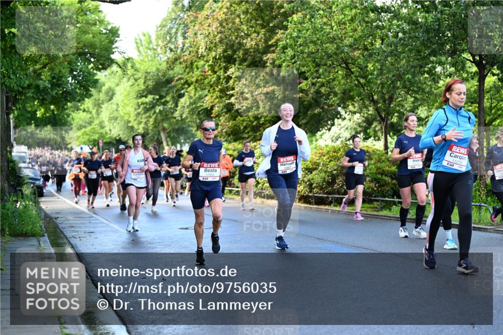 14.06.2026 - REWE Women's Run Dr. Thomas Lammeyer http://msf.ph/oto/9756035 14.06.2026 09:19:40 Laufen 51, 10453, 57, 11279, 7 meine-sportfotos.de