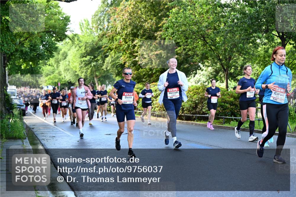14.06.2026 - REWE Women's Run Dr. Thomas Lammeyer http://msf.ph/oto/9756037 14.06.2026 09:19:40 Laufen 7, 11279 meine-sportfotos.de