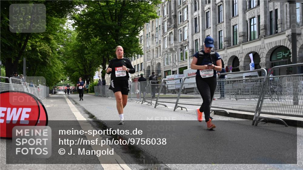 14.06.2026 - REWE Women's Run J. Mangold http://msf.ph/oto/9756038 14.06.2026 10:22:21 Ziel 10305, 10731, 11373 meine-sportfotos.de